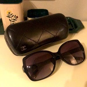 Authentic CHANEL sunglass